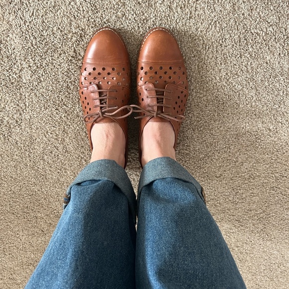 kate spade Shoes - Kate Spade New York Luca Perforated Leather Oxfords – Women’s Size 9M